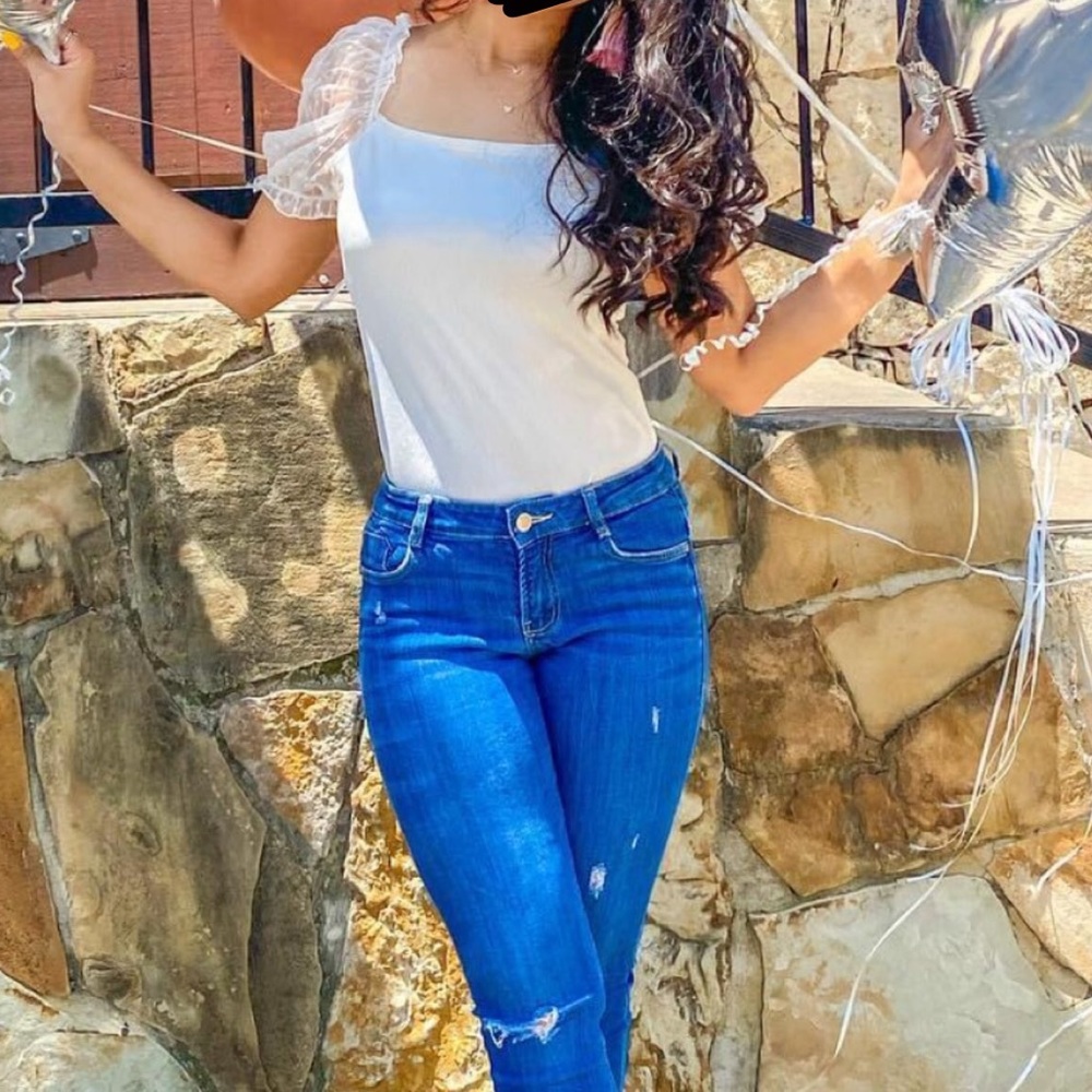 Classy Puffed Sleeved Top